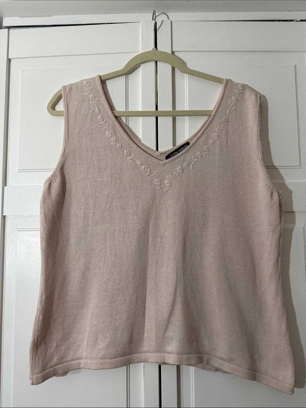 Embroidered Silk V-Neck Sleeveless Tank Top - Pale Pink